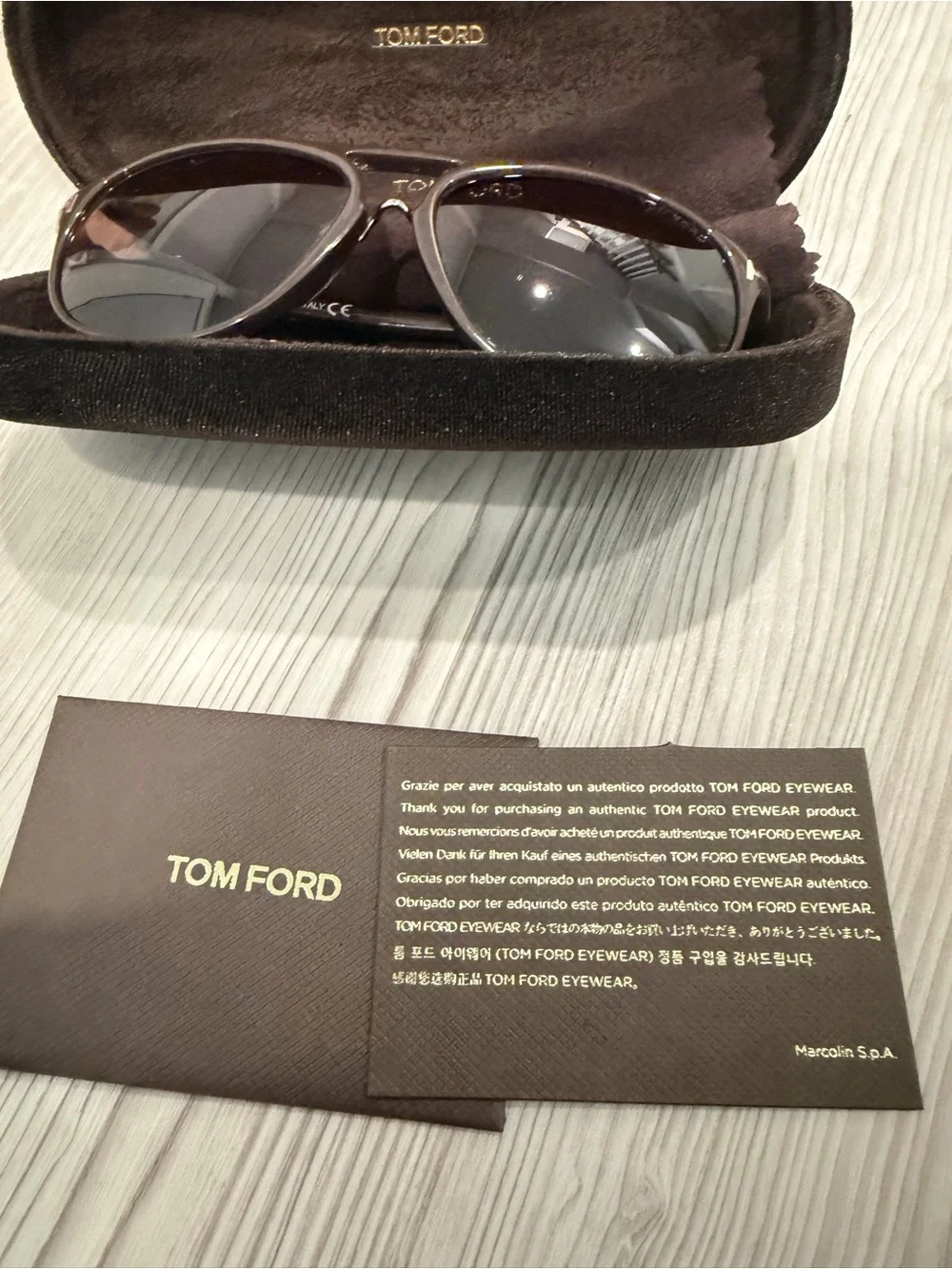 Tom Ford Brown Aviator Sunglasses with Case and Authenticity Card. GUC